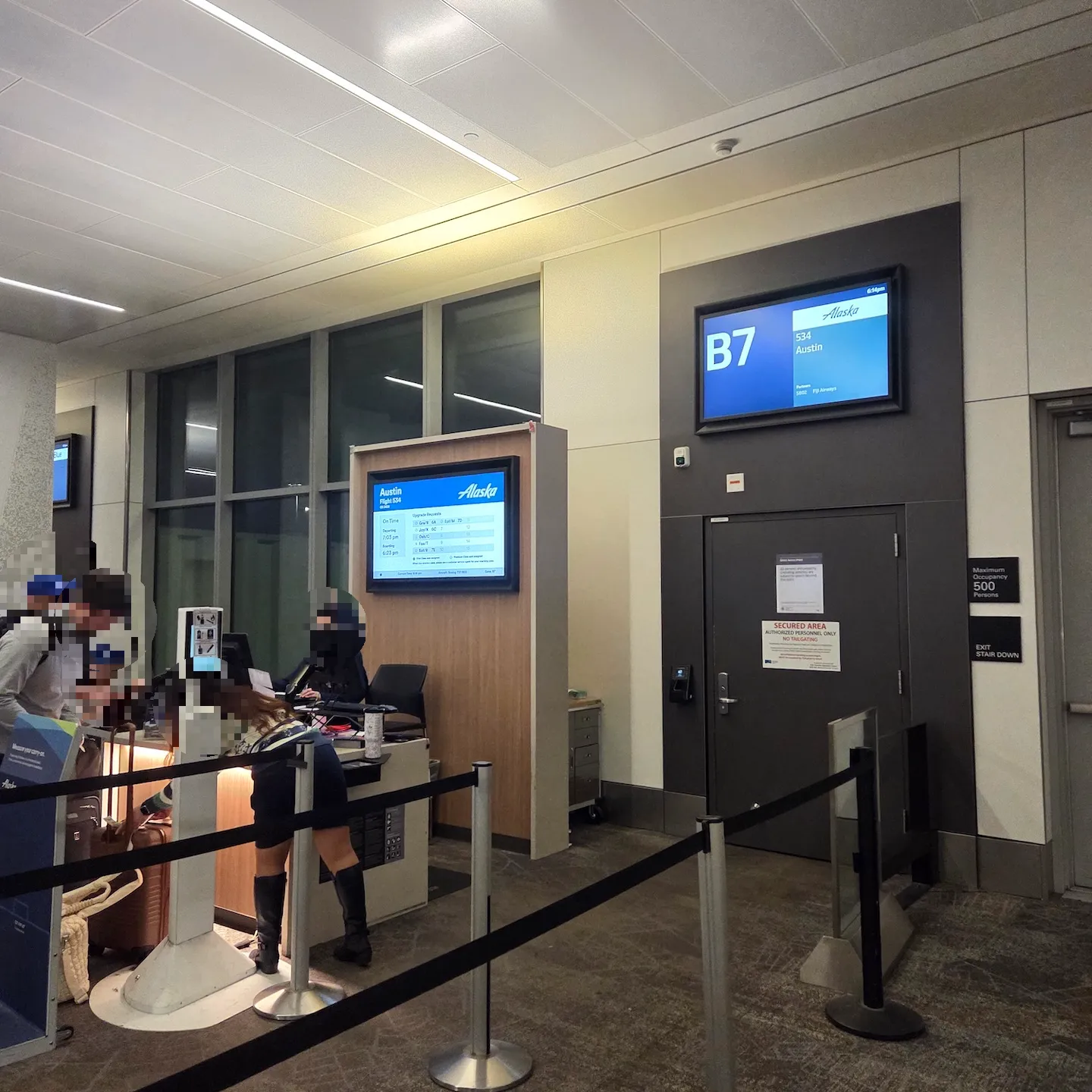 알래스카 항공 AS534편이 출발하는 샌프란시스코 국제공항 1터미널 B7 게이트