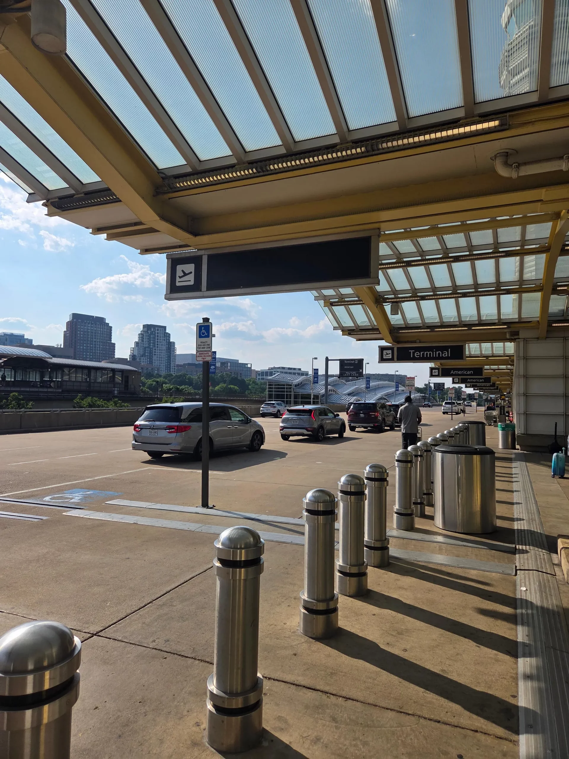 DCA 공항 내부