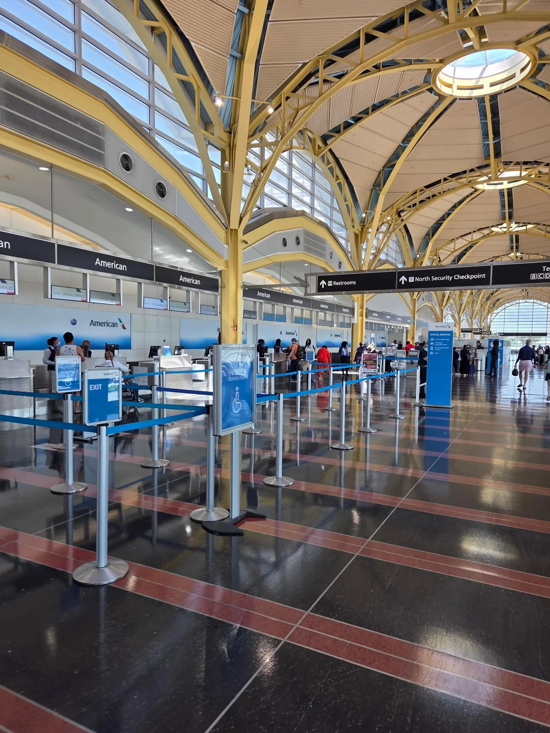 DCA 공항 내부