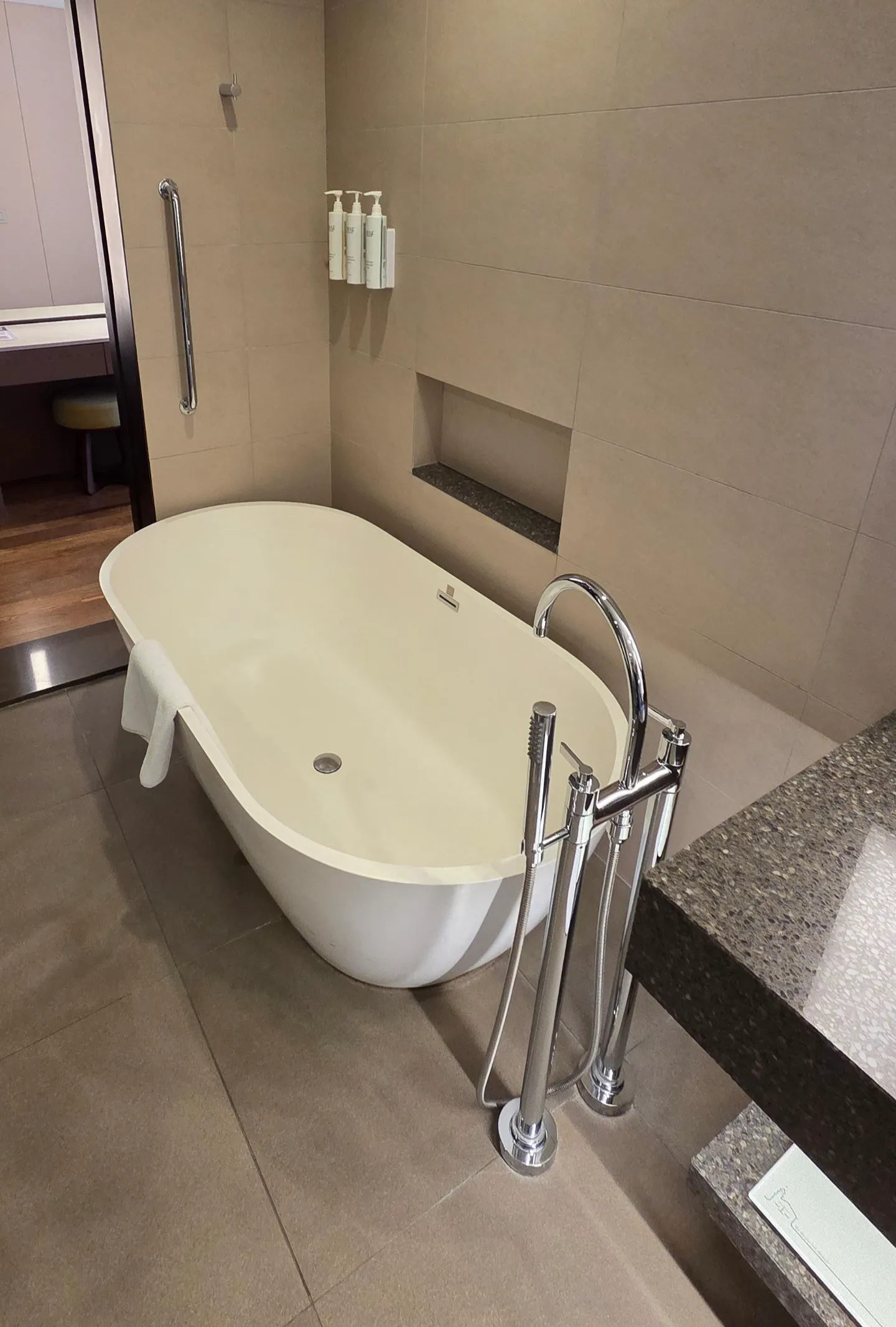 Courtyard Marriott Seoul Botanic Park Check-in