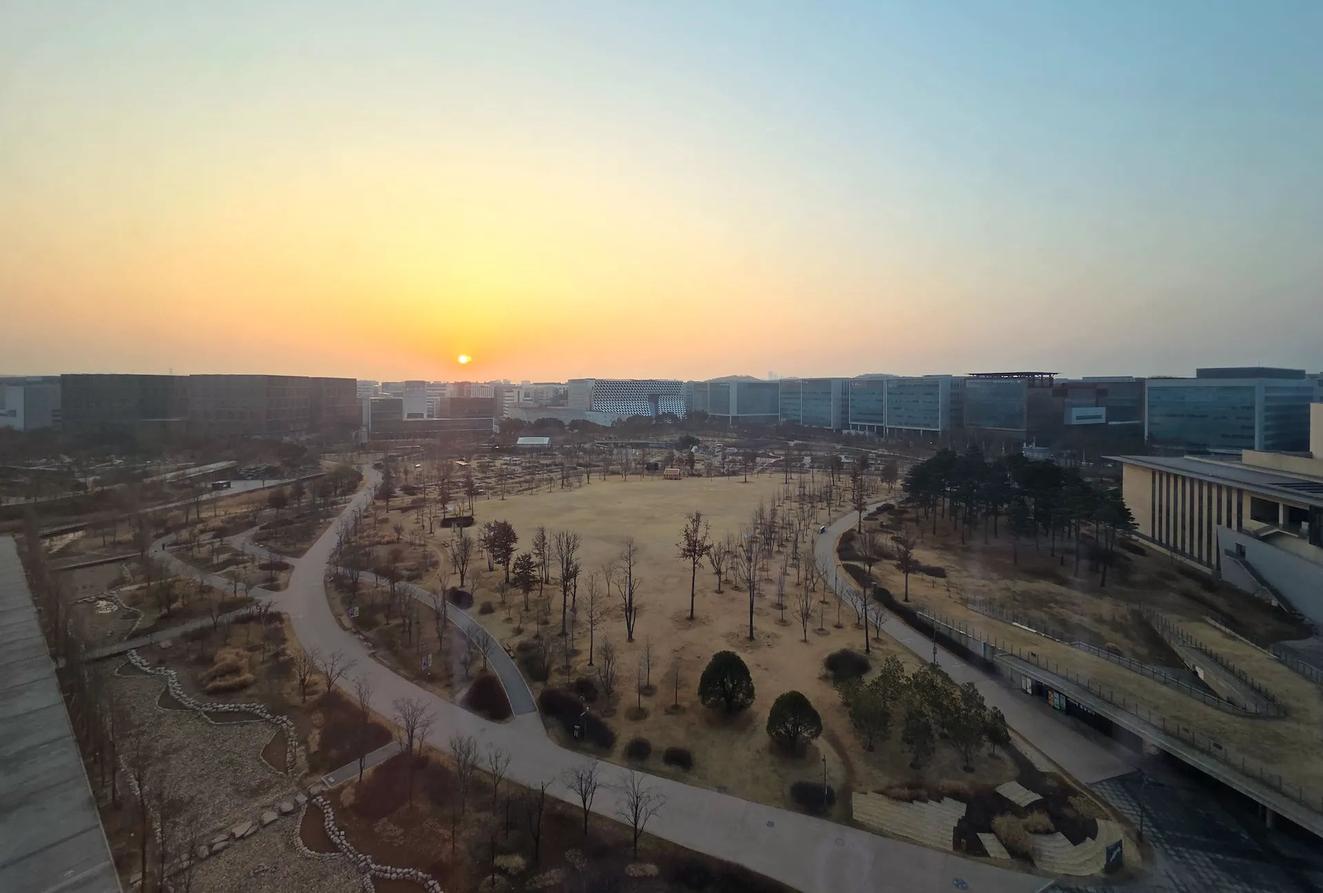 코트야드 바이 메리어트 서울 보타닉 파크에서 바라본 일출