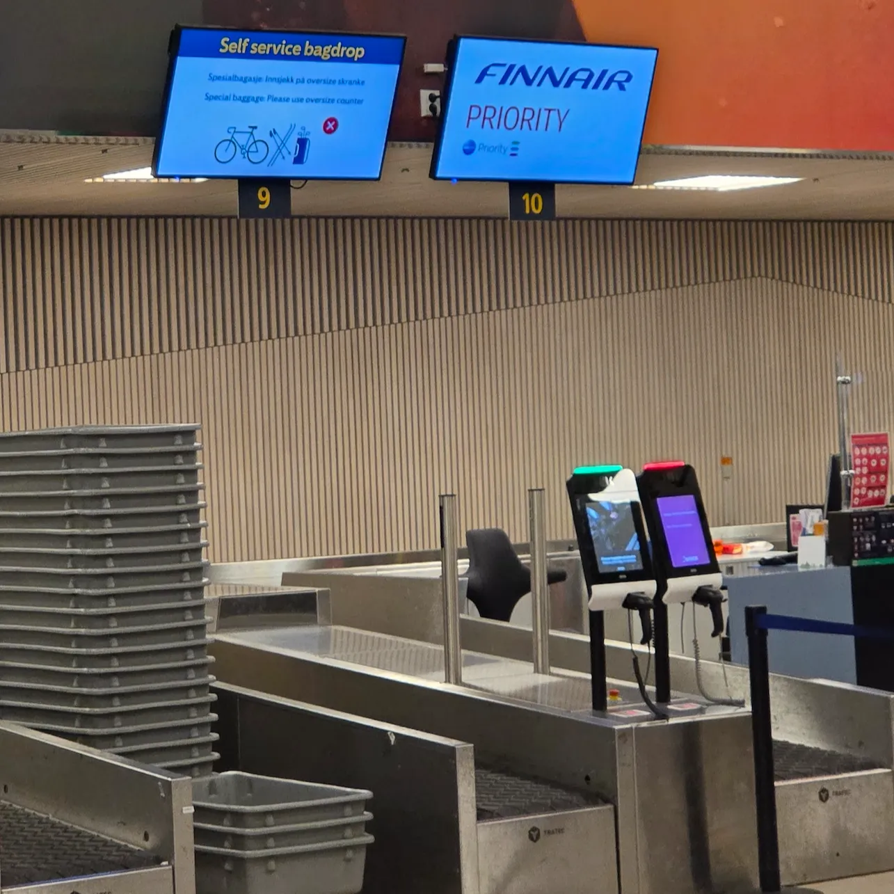 트롬쇠 공항 청사 내부