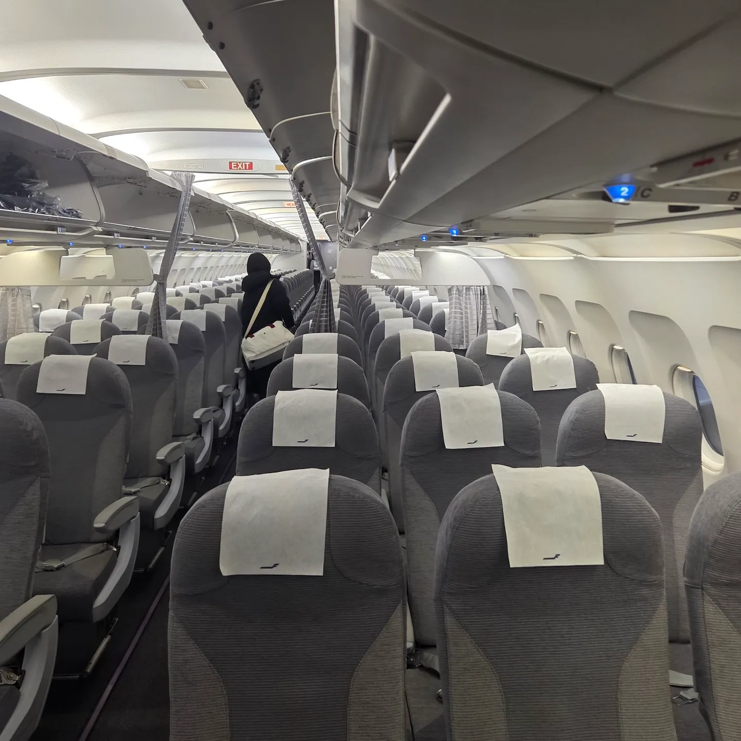 핀에어 A320-200 항공기 기내