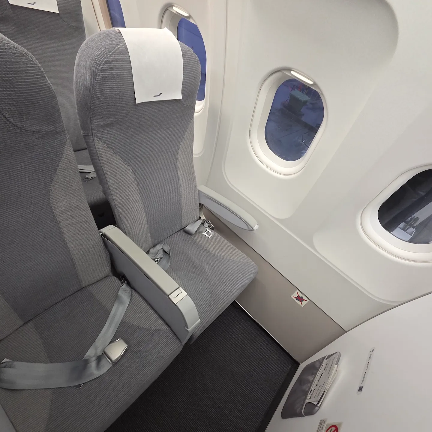 핀에어 A320-200 항공기 1열 벌크헤드 좌석
