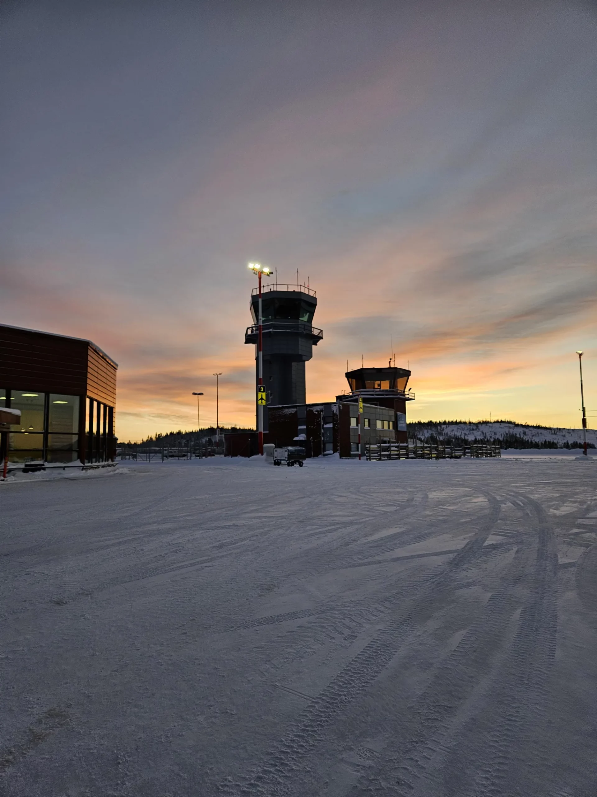 Ivalo Airport (Left), Finnair A321 (Center), Finnair Blueberry Juice (Right)