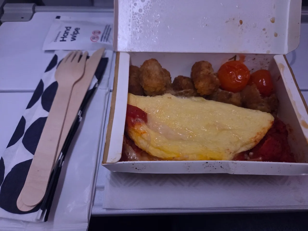 핀에어 A350-900 장거리 이코노미 식사 메뉴 3