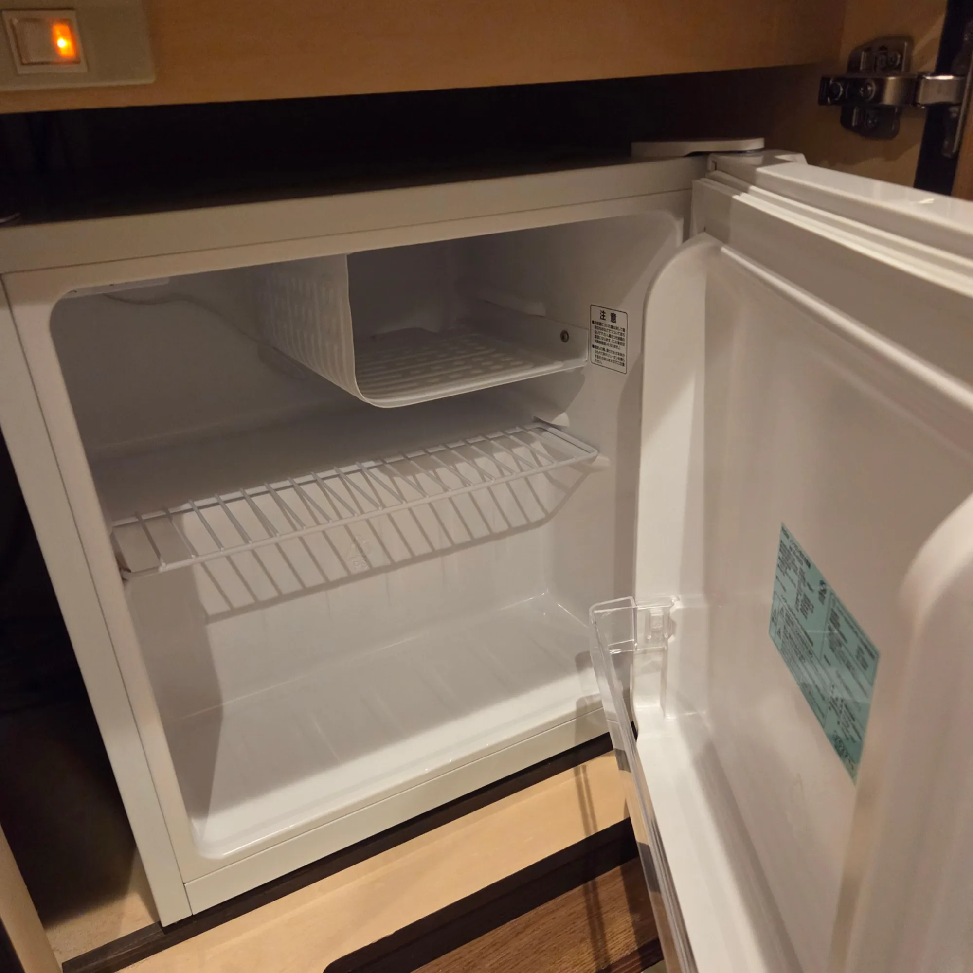 Jozankei Yuraku Soan Deluxe Twin Room Vanity and Refrigerator