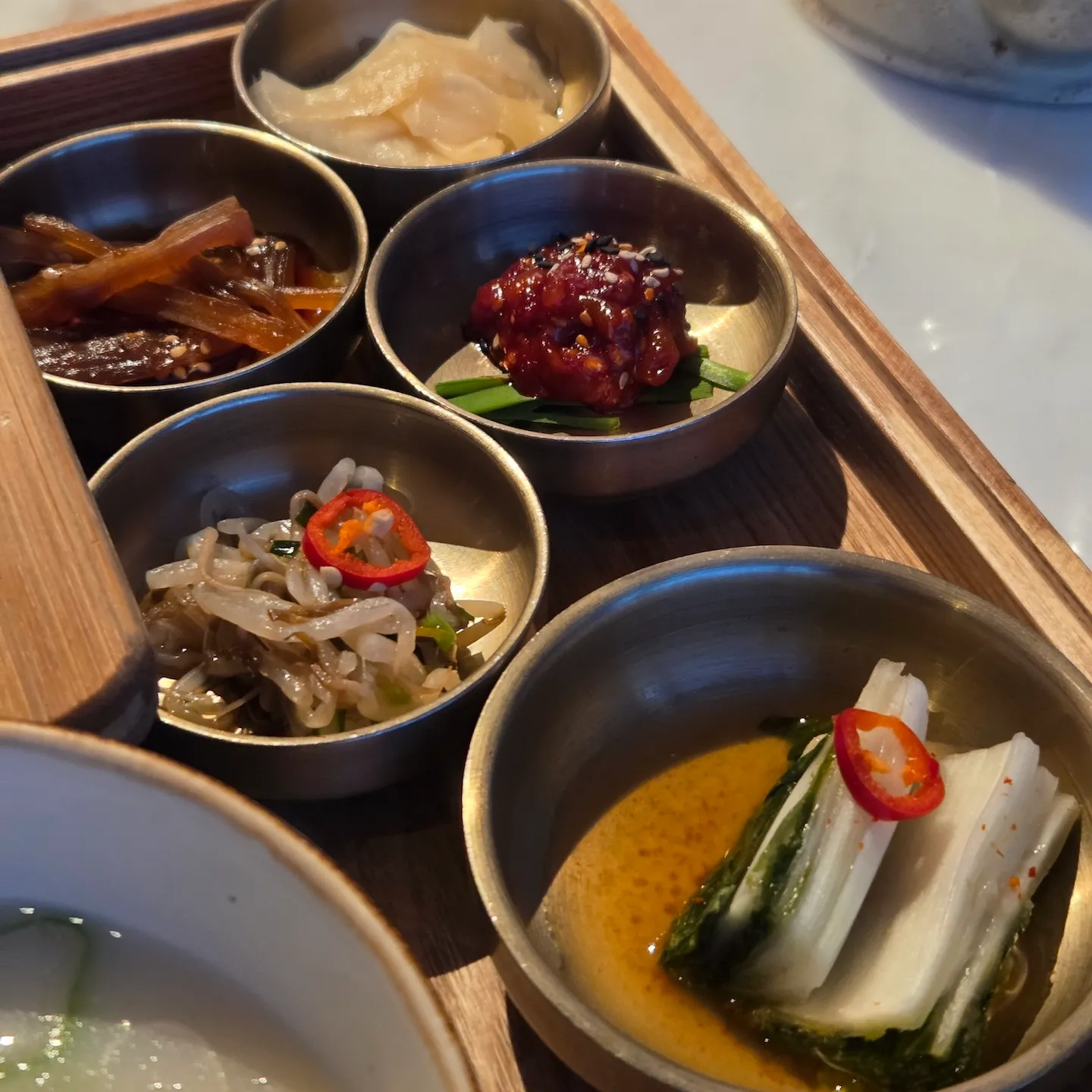 JW 메리어트 제주 리조트 & 스파 아일랜드 키친 조식 장어 솥밥과 곰탕