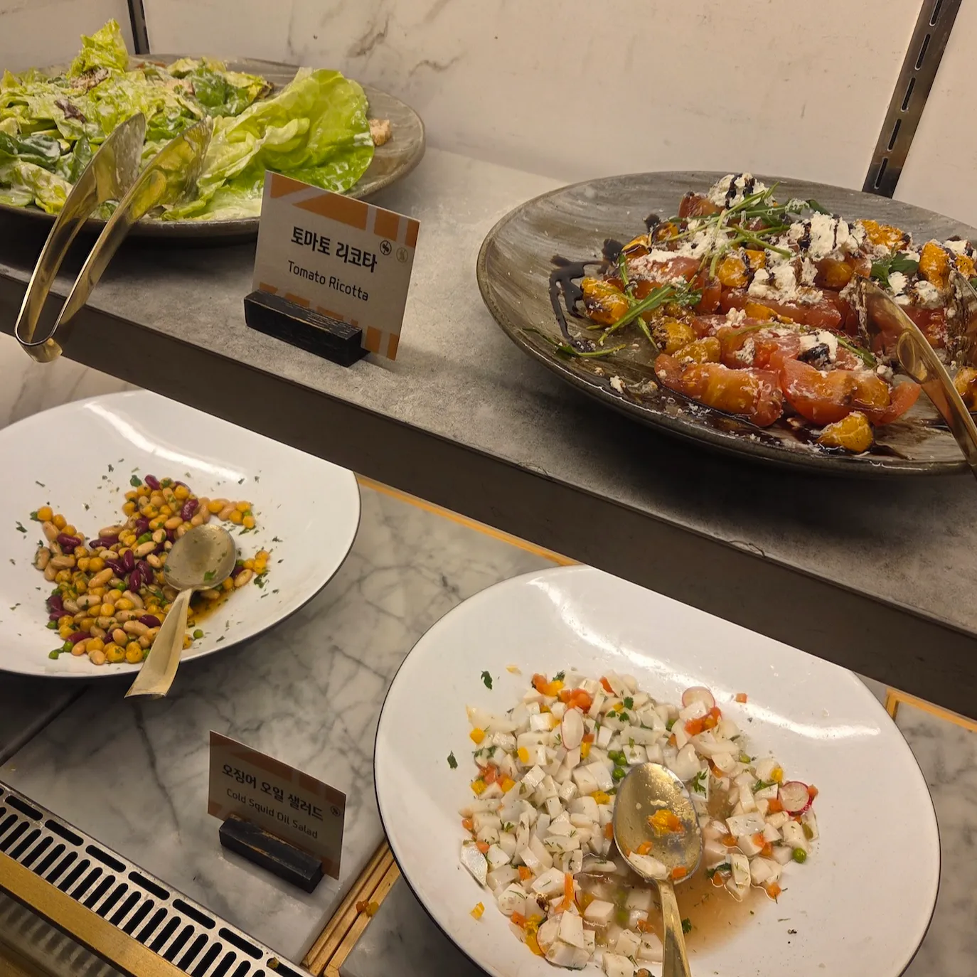 JW 메리어트 제주 리조트 & 스파 아일랜드 키친 브런치 로얄 샐러드 & 콜드 푸드