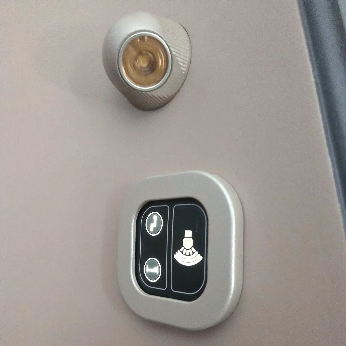 대한항공 A321NEO 프레스티지 슬리퍼 2.0 좌석 침대로 펼쳤을 때 전체 뷰