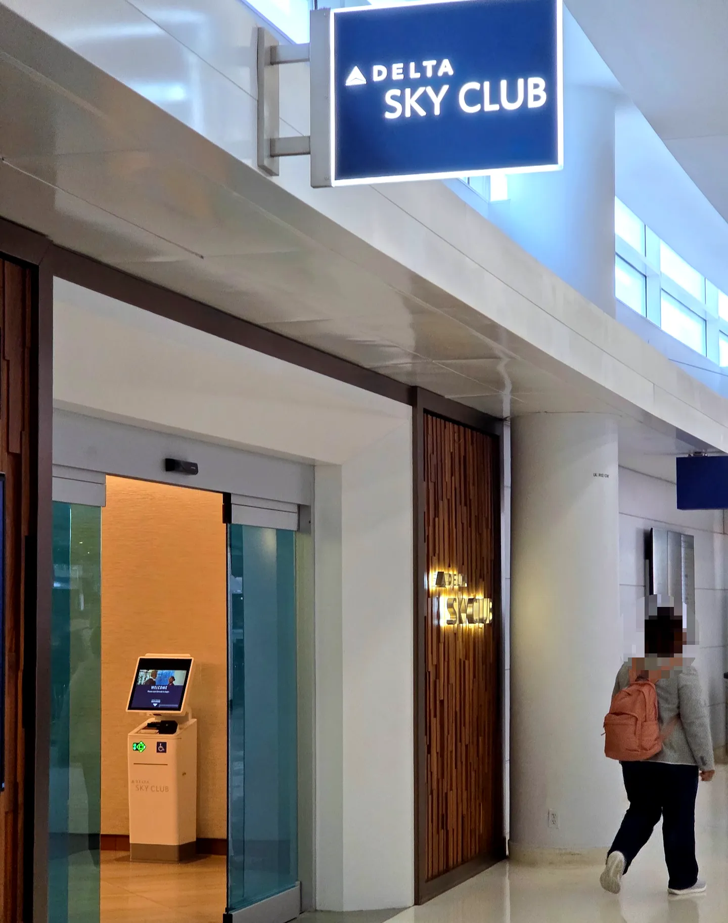 Delta Sky Club Entrance and Lounge Invitation at Chicago O'Hare Airport Terminal 5