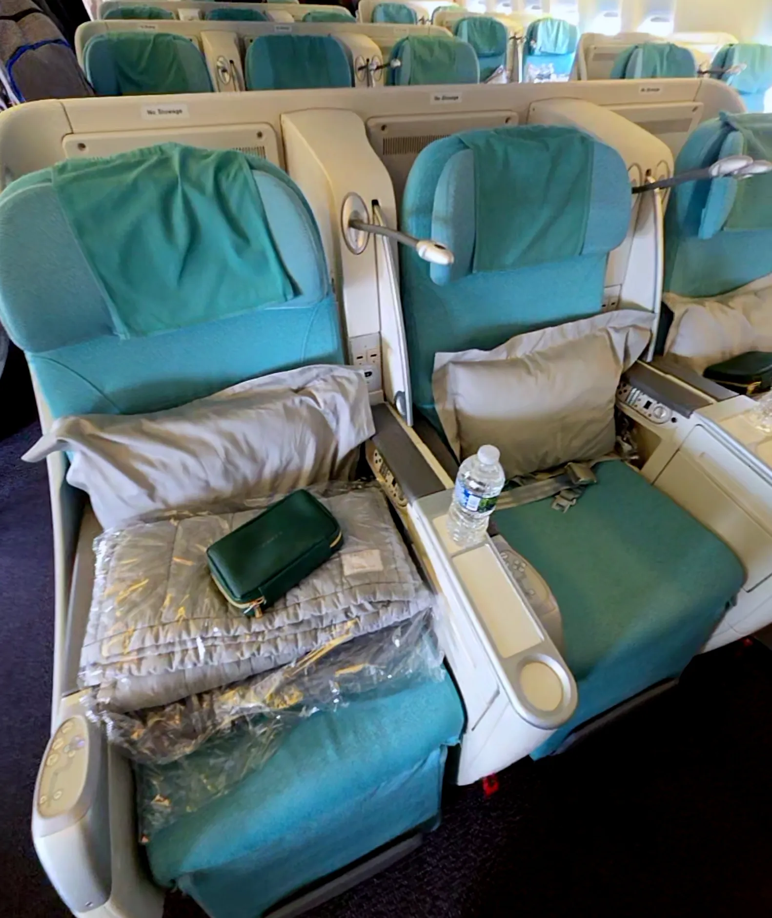 Korean Air B777-300ER Prestige Sleeper Cabin & Seat Detail