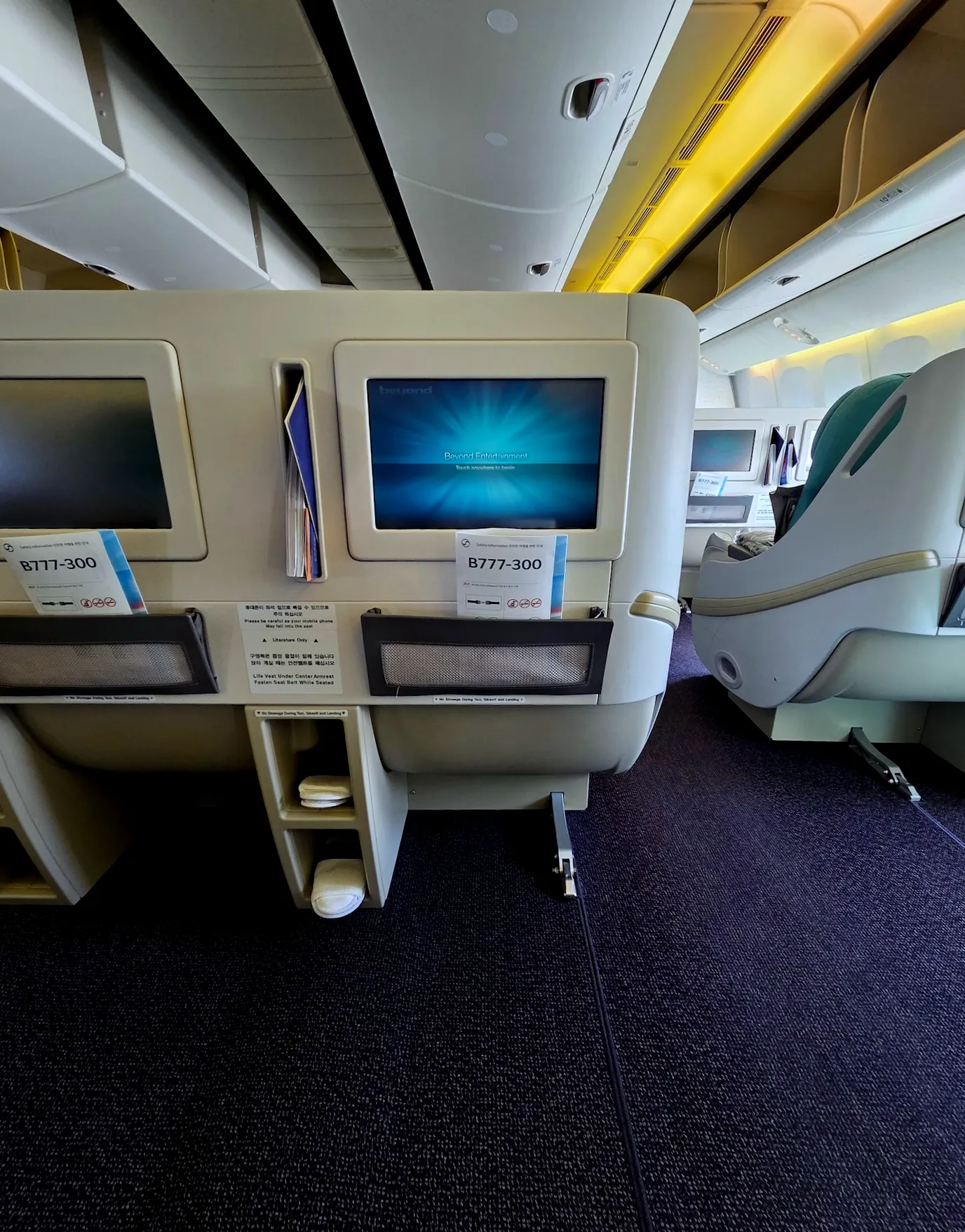 Korean Air B777-300ER Prestige Sleeper Cabin & Seat Detail