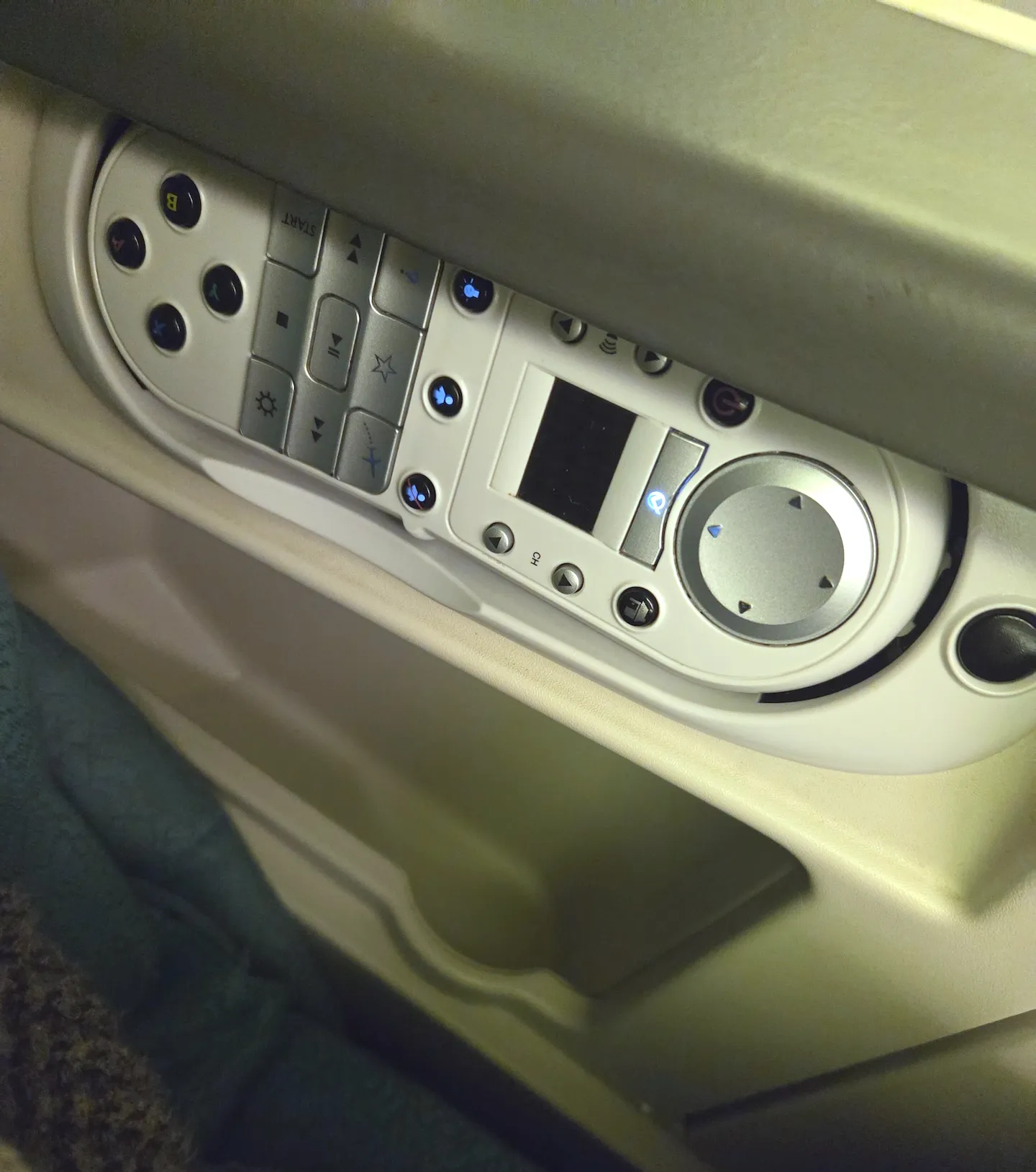 Korean Air B777-300ER Prestige Sleeper Cabin & Seat Detail