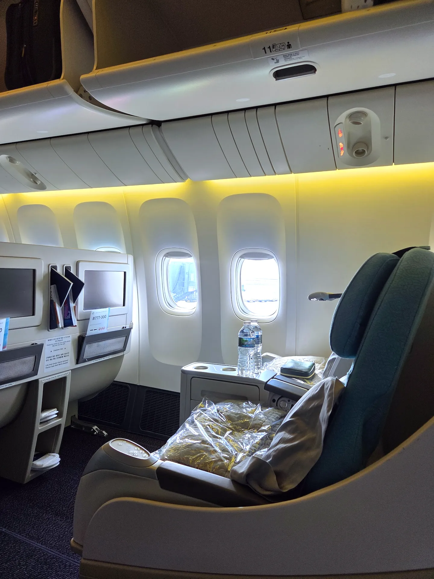 Korean Air B777-300ER Prestige Class Prestige Sleeper Window Seat Cabin & Seat Detail