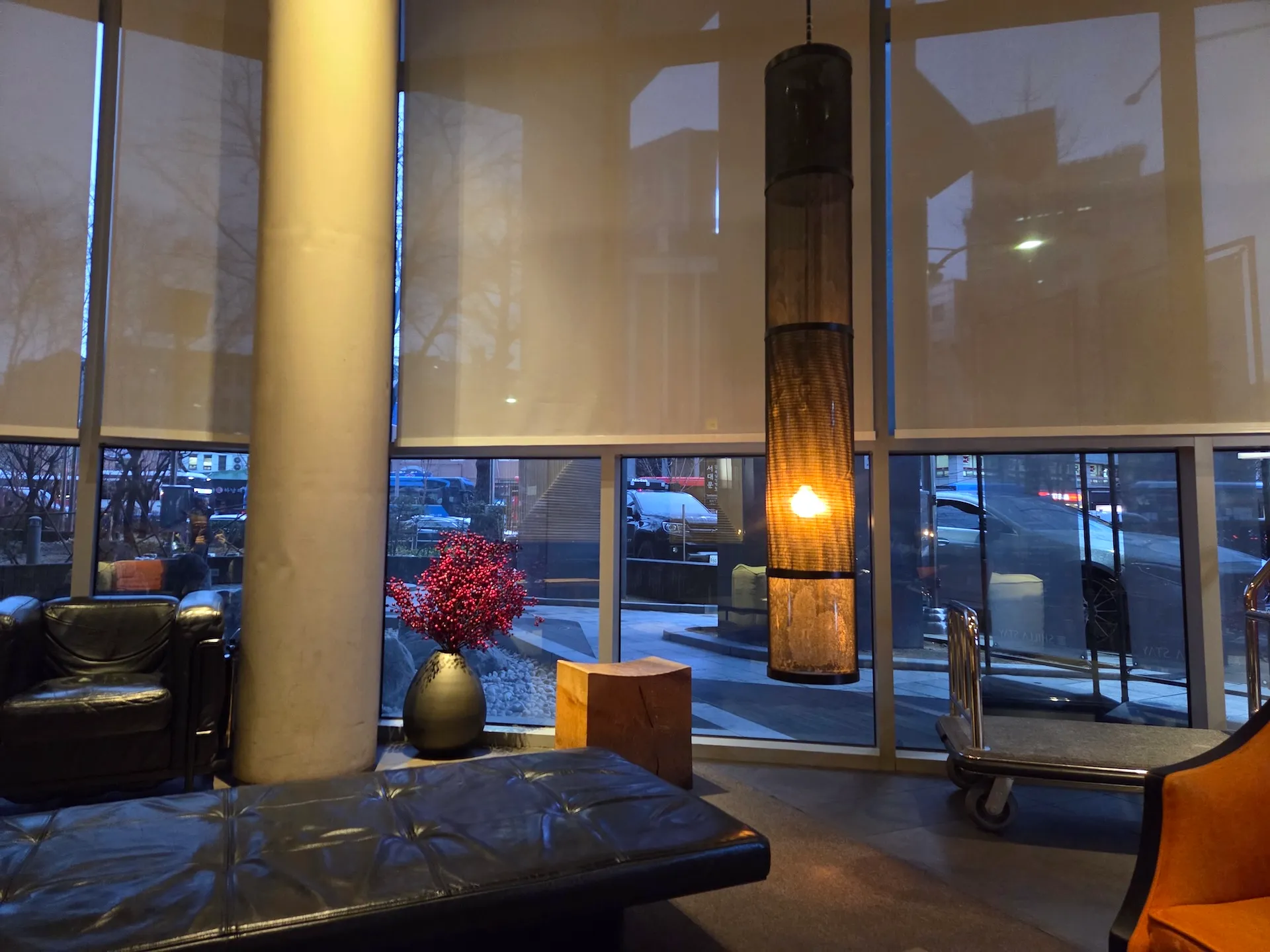 Waiting area at Shilla Stay Seodaemun
