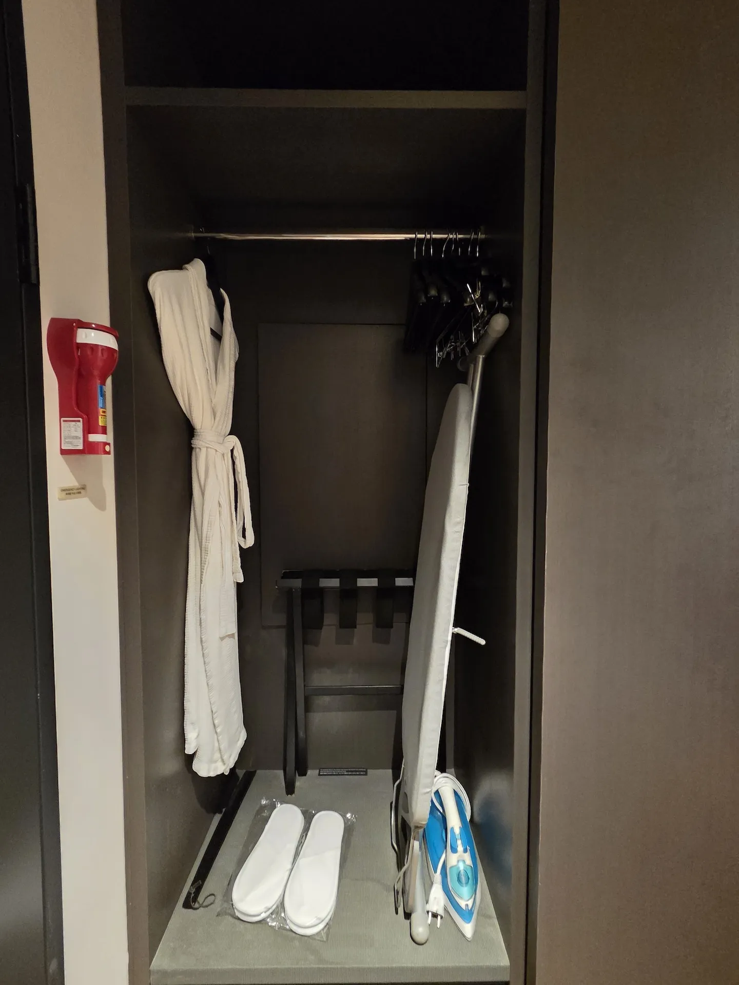 Closet in Shilla Stay Seodaemun Standard Twin Room