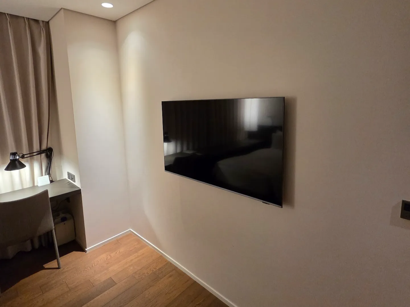 TV in Shilla Stay Seodaemun Standard Twin Room