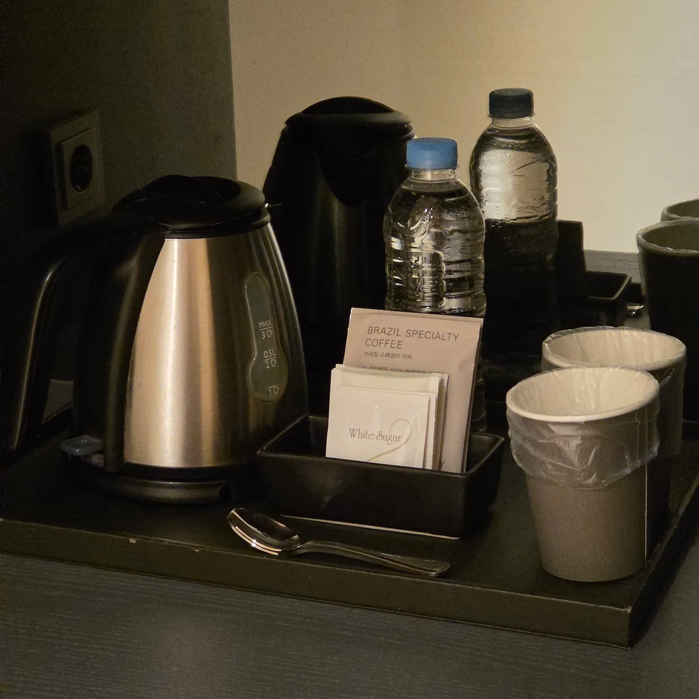 Room amenities in Shilla Stay Seodaemun Standard Twin Room